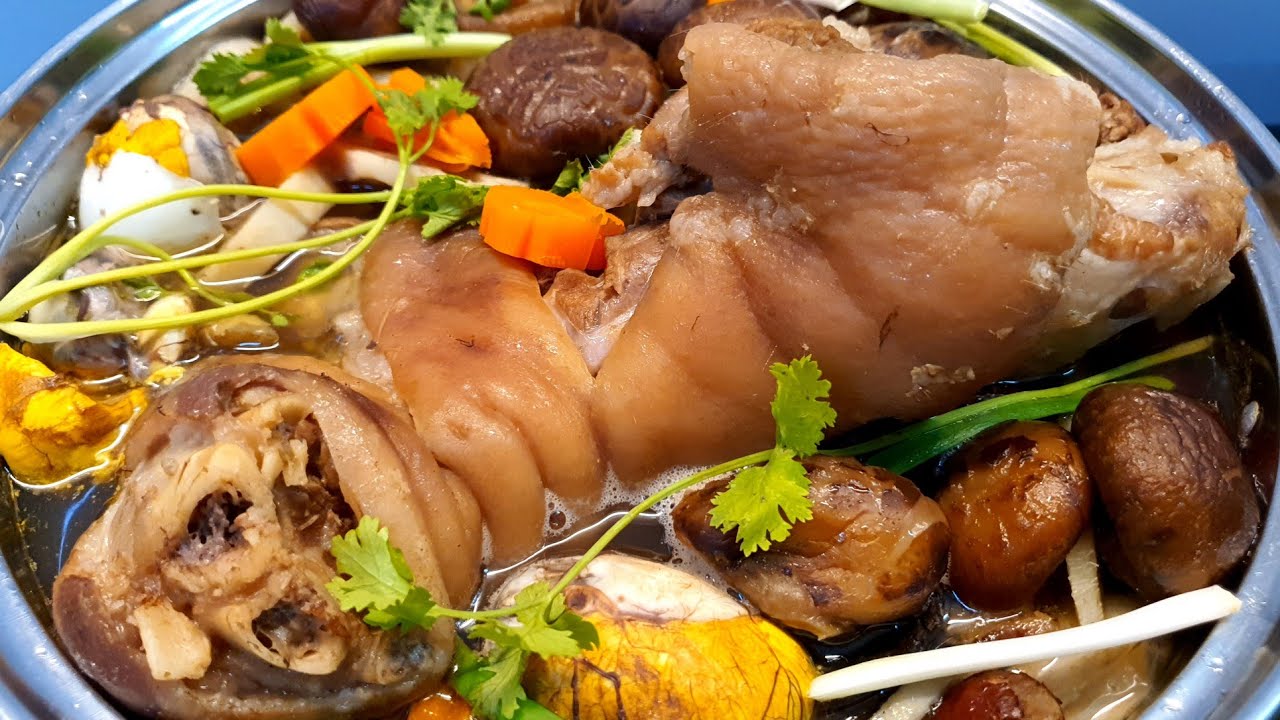 Chân giò hầm thuốc bắc là 1 trong những món ăn ngon