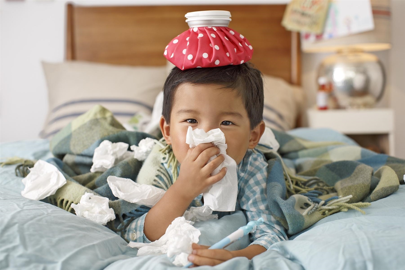 Thực tế, trẻ nhỏ dưới 2 tuổi thường dễ mắc cảm cúm hơn vì hệ miễn dịch vẫn chưa phát triển hoàn thiện