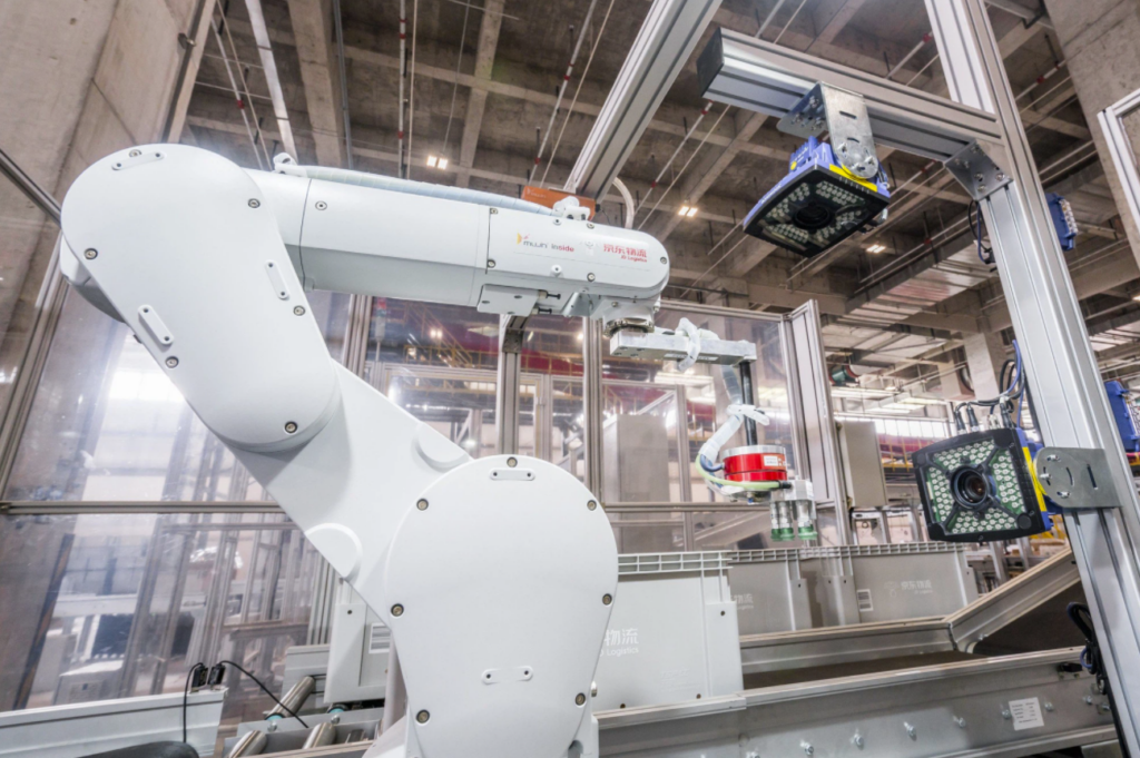 Trung Quốc đang dần tự động hóa sản xuất trong nhà máy bằng robot