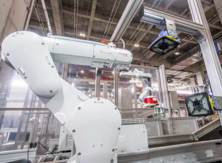 Trung Quốc đang dần tự động hóa sản xuất trong nhà máy bằng robot